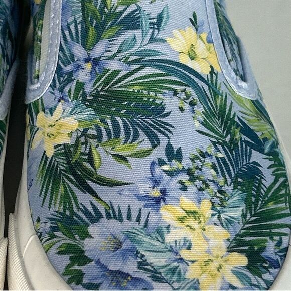 NEW Tommy Bahama Women’s 7.5 Slip On Sneakers Blue Yellow Green Tropical Floral - Picture 3 of 8